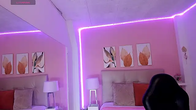 Molly h0t online show from March 16, 2026, 12:20 pm