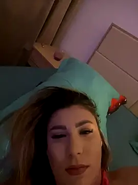 Snapshot of Natasha_Cameron22 chatting on October 14, 2025, 9:48 pm Natasha Cameron22 online show from October 14, 2025, 9:48 pm