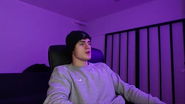 Snapshot of Brad_Holloway chatting on December 3, 2025, 2:04 pm Brad Holloway online show from December 3, 2025, 2:04 pm