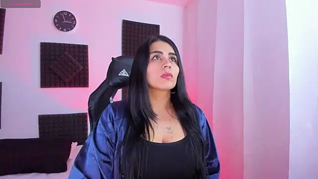 Snapshot of hannarusso chatting on October 22, 2025, 7:57 pm hannarusso online show from October 22, 2025, 7:57 pm