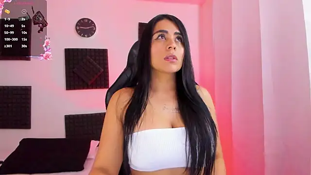 Snapshot of hannarusso chatting on October 26, 2025, 2:12 pm hannarusso online show from October 26, 2025, 2:12 pm