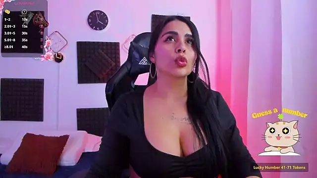 Snapshot of hannarusso chatting on December 17, 2025, 8:59 pm hannarusso online show from December 17, 2025, 8:59 pm