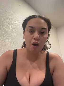 Snapshot of hoesluvcedes chatting on June 10, 2026, 10:25 am hoesluvcedes online show from June 10, 2026, 10:25 am