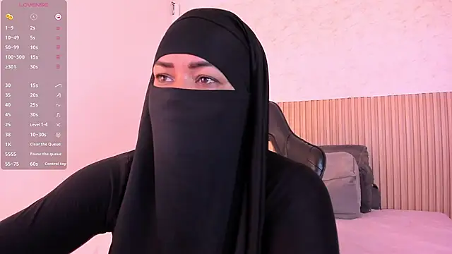 Layla arabelle online show from July 14, 2026, 8:36 pm