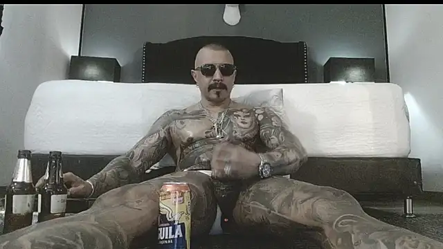 danilog515 online show from November 19, 2025, 8:53 pm