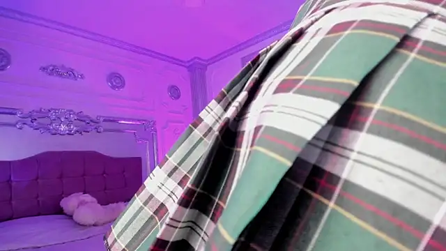 Snapshot of KatianPierce chatting on September 17, 2025, 7:48 pm KatianPierce online show from September 17, 2025, 7:48 pm