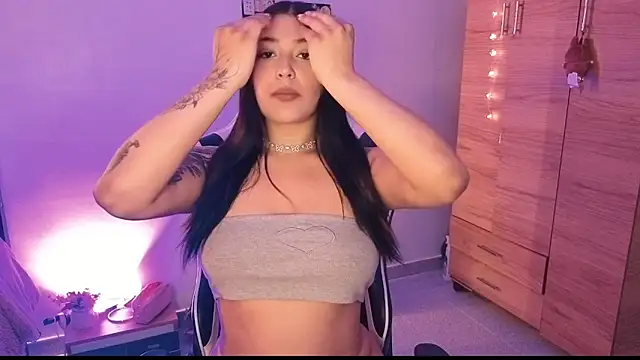KatianPierce online show from May 18, 2026, 6:58 pm