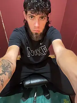 Snapshot of bwcizThrobbing chatting on October 28, 2025, 9:35 am bwcizThrobbing online show from October 28, 2025, 9:35 am