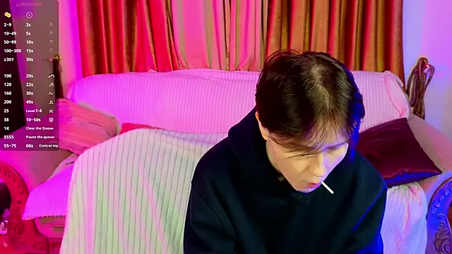 Snapshot of Tara_Lawson chatting on September 27, 2025, 6:46 pm Tara Lawson online show from September 27, 2025, 6:46 pm