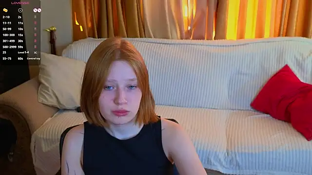 Snapshot of Tara_Lawson chatting on October 2, 2025, 11:06 am Tara Lawson online show from October 2, 2025, 11:06 am