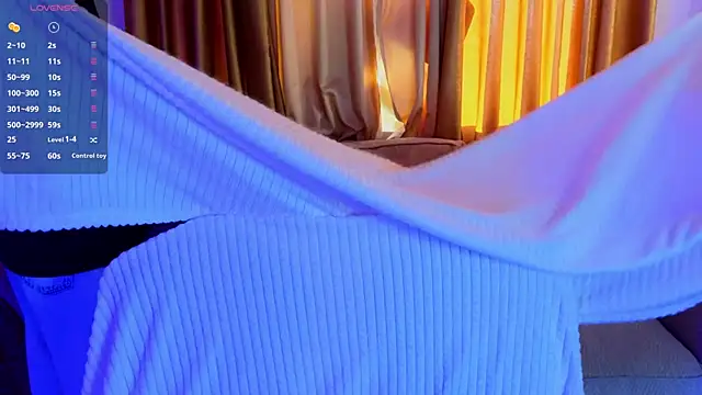 Snapshot of Tara_Lawson chatting on October 6, 2025, 11:18 am Tara Lawson online show from October 6, 2025, 11:18 am