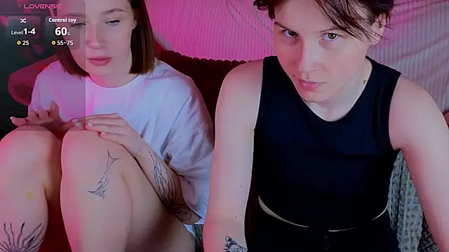 Snapshot of Tara_Lawson chatting on October 14, 2025, 11:22 am Tara Lawson online show from October 14, 2025, 11:22 am