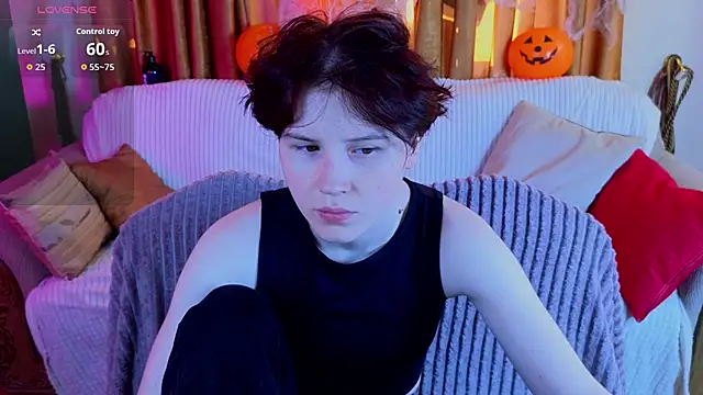 Snapshot of Tara_Lawson chatting on October 21, 2025, 11:11 am Tara Lawson online show from October 21, 2025, 11:11 am