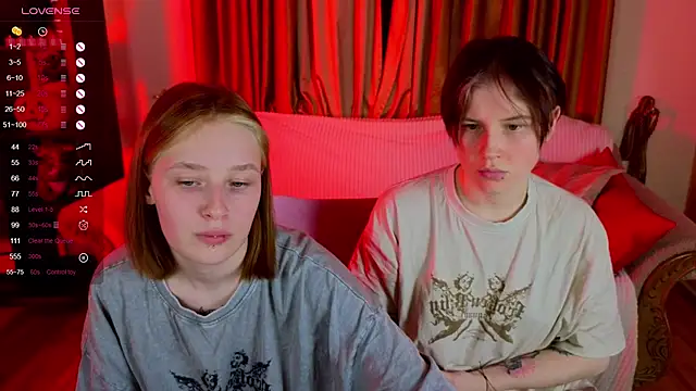 Snapshot of Tara_Lawson chatting on November 13, 2025, 7:02 pm Tara Lawson online show from November 13, 2025, 7:02 pm