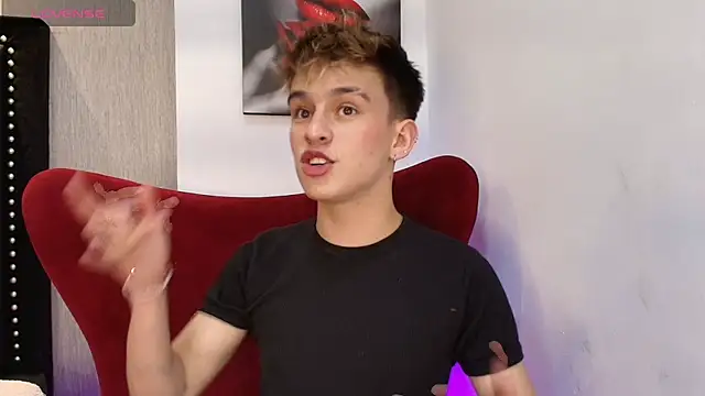 LiamWildx20 online show from November 6, 2025, 4:35 am