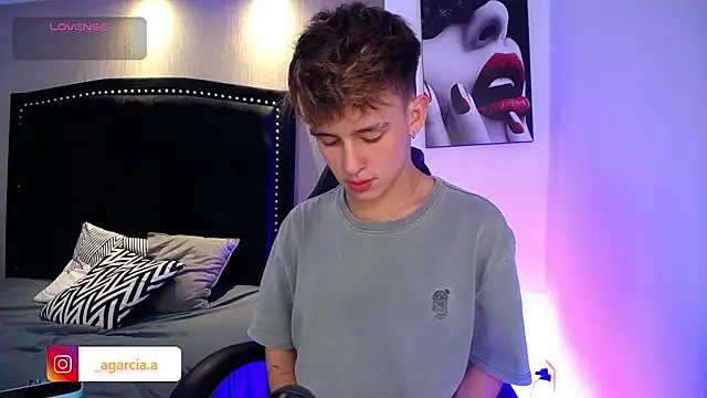 LiamWildx20 online show from March 30, 2026, 4:57 am