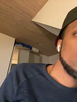 Snapshot of Chocolattino91 chatting on March 18, 2025, 11:09 pm Chocolattino91 online show from March 18, 2025, 11:09 pm