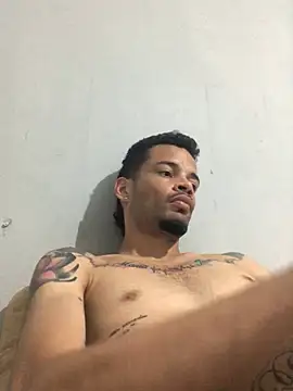 Snapshot of HenriquePhn chatting on March 8, 2026, 7:17 pm HenriquePhn online show from March 8, 2026, 7:17 pm