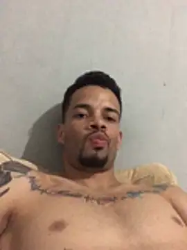 Snapshot of HenriquePhn chatting on March 22, 2026, 7:17 pm HenriquePhn online show from March 22, 2026, 7:17 pm