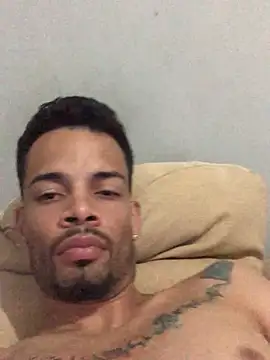 Snapshot of HenriquePhn chatting on March 24, 2026, 7:52 pm HenriquePhn online show from March 24, 2026, 7:52 pm