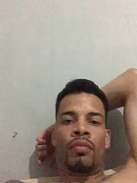 Snapshot of HenriquePhn chatting on March 29, 2026, 7:25 pm HenriquePhn online show from March 29, 2026, 7:25 pm