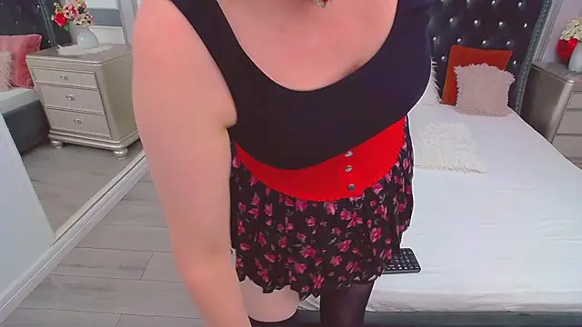 Snapshot of SuzzySun chatting on January 16, 2026, 2:10 pm SuzzySun online show from January 16, 2026, 2:10 pm