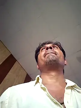 Snapshot of johnny8731 chatting on March 7, 2026, 5:04 am johnny8731 online show from March 7, 2026, 5:04 am