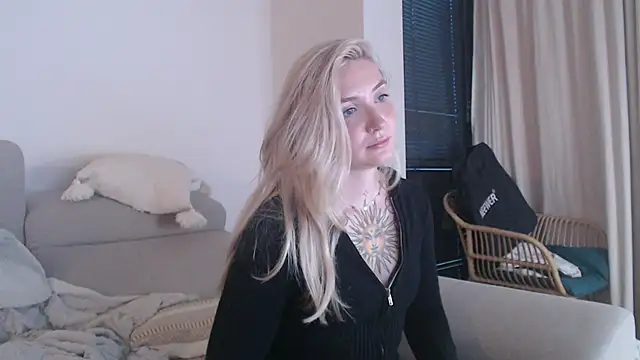 tattoobbgirl online show from October 25, 2025, 5:19 pm