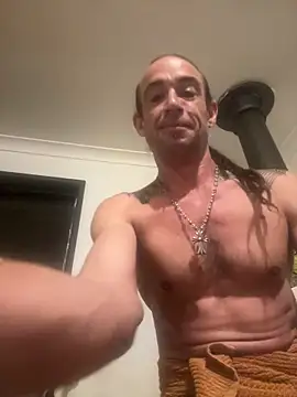 mastertittiefkr online show from November 4, 2025, 10:36 am