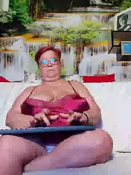 Snapshot of QueenPammy1 chatting on January 31, 2025, 4:17 pm QueenPammy1 online show from January 31, 2025, 4:17 pm