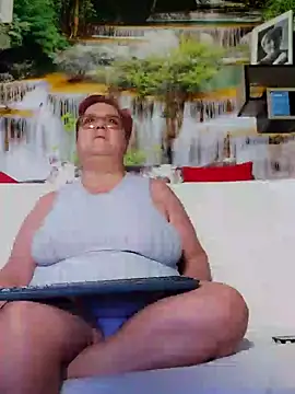 Snapshot of QueenPammy1 chatting on February 2, 2025, 6:37 am QueenPammy1 online show from February 2, 2025, 6:37 am