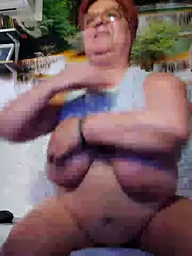 Snapshot of QueenPammy1 chatting on February 2, 2025, 9:40 am QueenPammy1 online show from February 2, 2025, 9:40 am