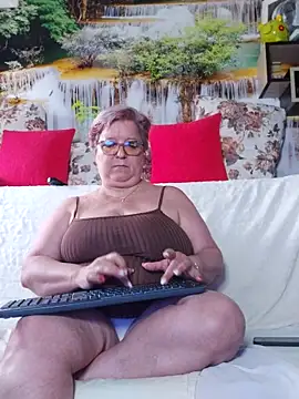 Snapshot of QueenPammy1 chatting on September 13, 2025, 6:46 am QueenPammy1 online show from September 13, 2025, 6:46 am