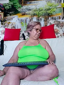 Snapshot of QueenPammy1 chatting on September 28, 2025, 6:41 am QueenPammy1 online show from September 28, 2025, 6:41 am