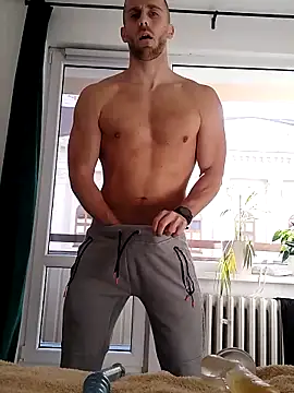 Snapshot of trainwithme chatting on October 7, 2025, 7:27 am trainwithme online show from October 7, 2025, 7:27 am