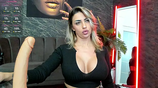 IzabelaTessa online show from October 30, 2025, 9:15 pm