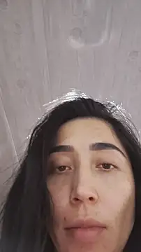 Snapshot of Elowyn chatting on February 13, 2026, 9:33 pm Elowyn online show from February 13, 2026, 9:33 pm