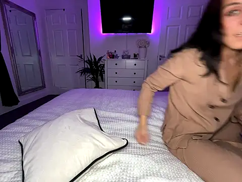 Missalex xo online show from October 18, 2025, 9:04 pm