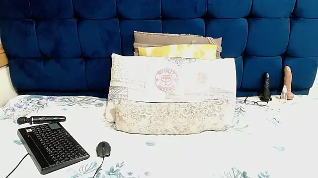 AriesCake online show from May 13, 2026, 2:36 pm
