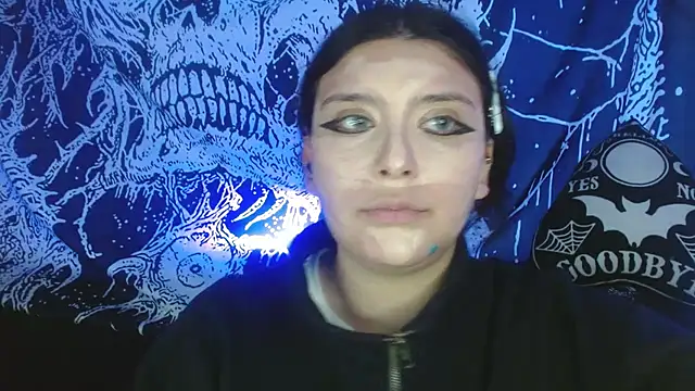 Snapshot of mikaskullcs chatting on October 1, 2025, 4:40 am mikaskullcs online show from October 1, 2025, 4:40 am