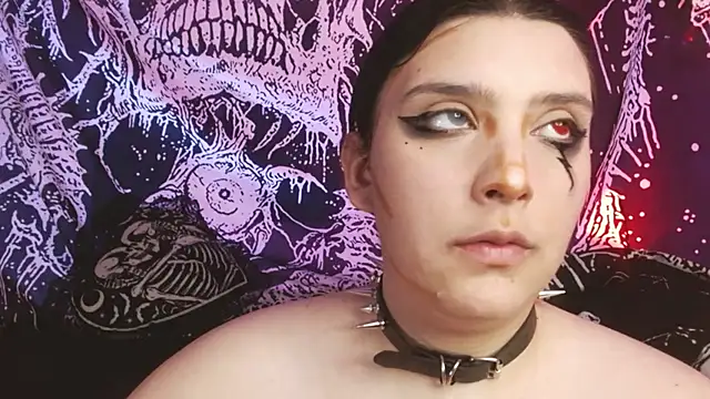 Snapshot of mikaskullcs chatting on November 14, 2025, 9:24 pm mikaskullcs online show from November 14, 2025, 9:24 pm