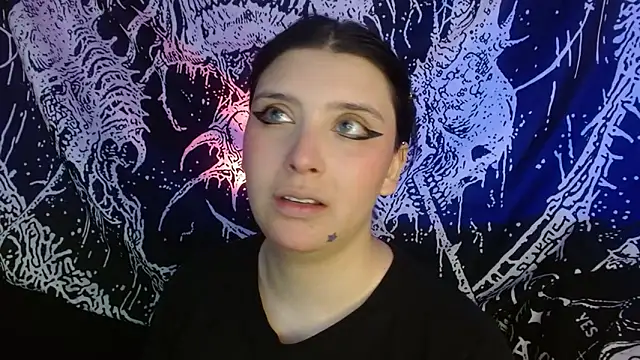 Snapshot of mikaskullcs chatting on December 3, 2025, 9:46 pm mikaskullcs online show from December 3, 2025, 9:46 pm