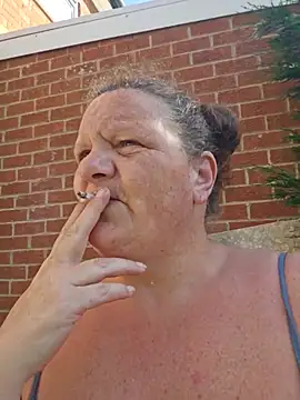 MissQueenBeex online show from May 26, 2026, 7:59 am