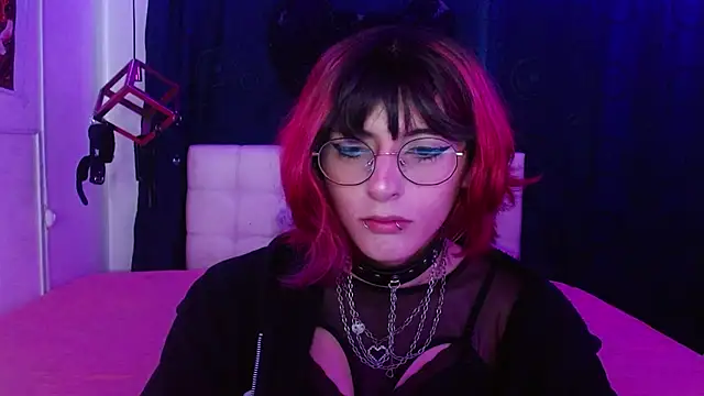 goth minerva online show from October 22, 2025, 1:33 pm