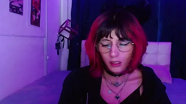 goth minerva online show from October 24, 2025, 1:51 pm