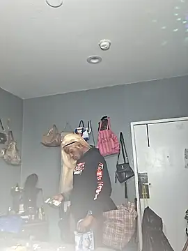 ItsBarbieBitcxxxx69 online show from November 15, 2025, 3:30 pm