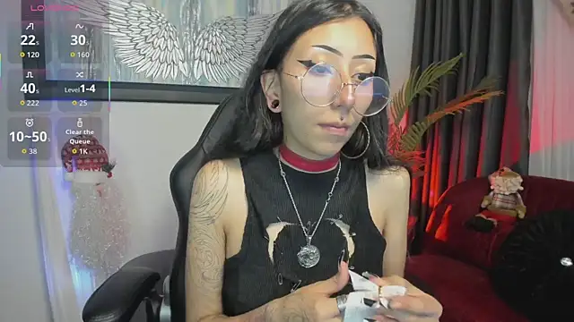 Laila Angels online show from December 14, 2025, 11:48 am