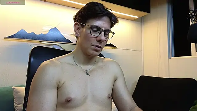 Snapshot of Almiboys chatting on March 19, 2025, 5:08 am Almiboys online show from March 19, 2025, 5:08 am