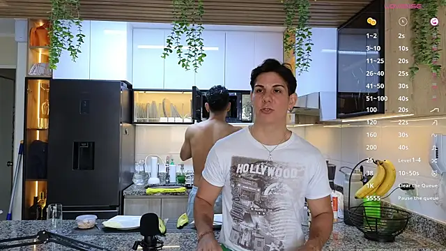 Snapshot of Almiboys chatting on March 19, 2025, 4:13 pm Almiboys online show from March 19, 2025, 4:13 pm