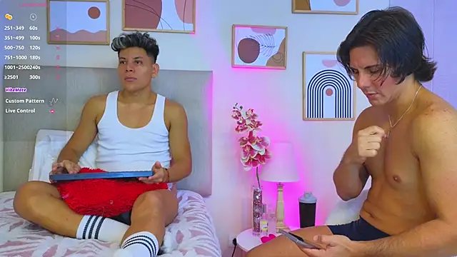 Snapshot of Almiboys chatting on September 25, 2025, 3:43 am Almiboys online show from September 25, 2025, 3:43 am